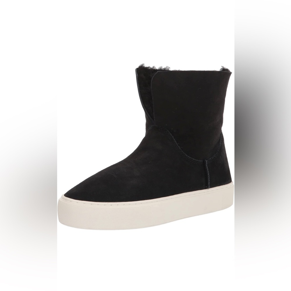 Women Ugg Lynus Pull-On Booties